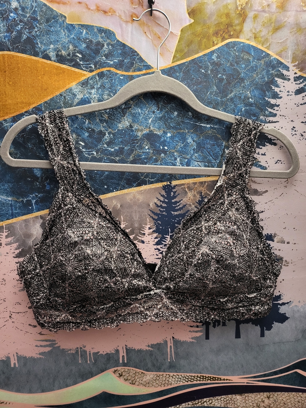 XOXO Black & White Lace-Print Wireless Bralette